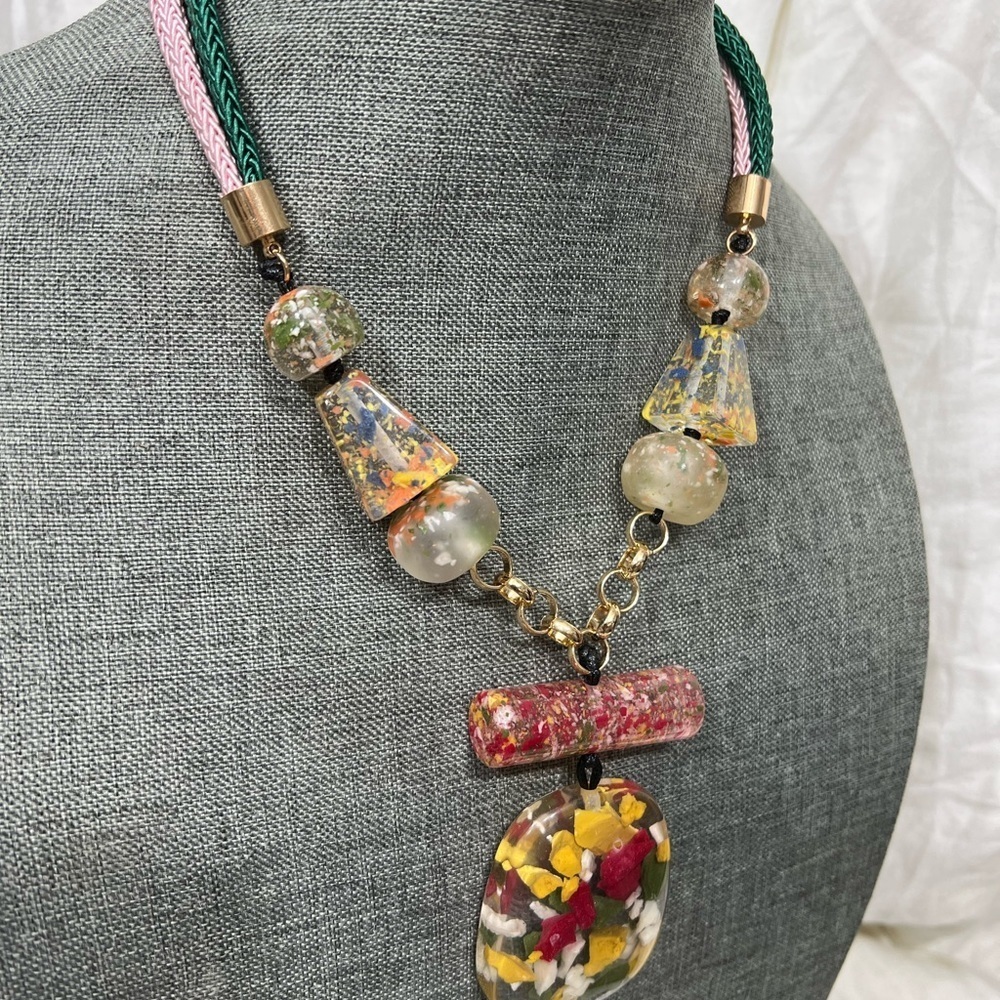 Fashion Jewelry Ladys Acrylic Necklace Mixed With Gold Plated Stainless☑️ - Picture 8 of 8